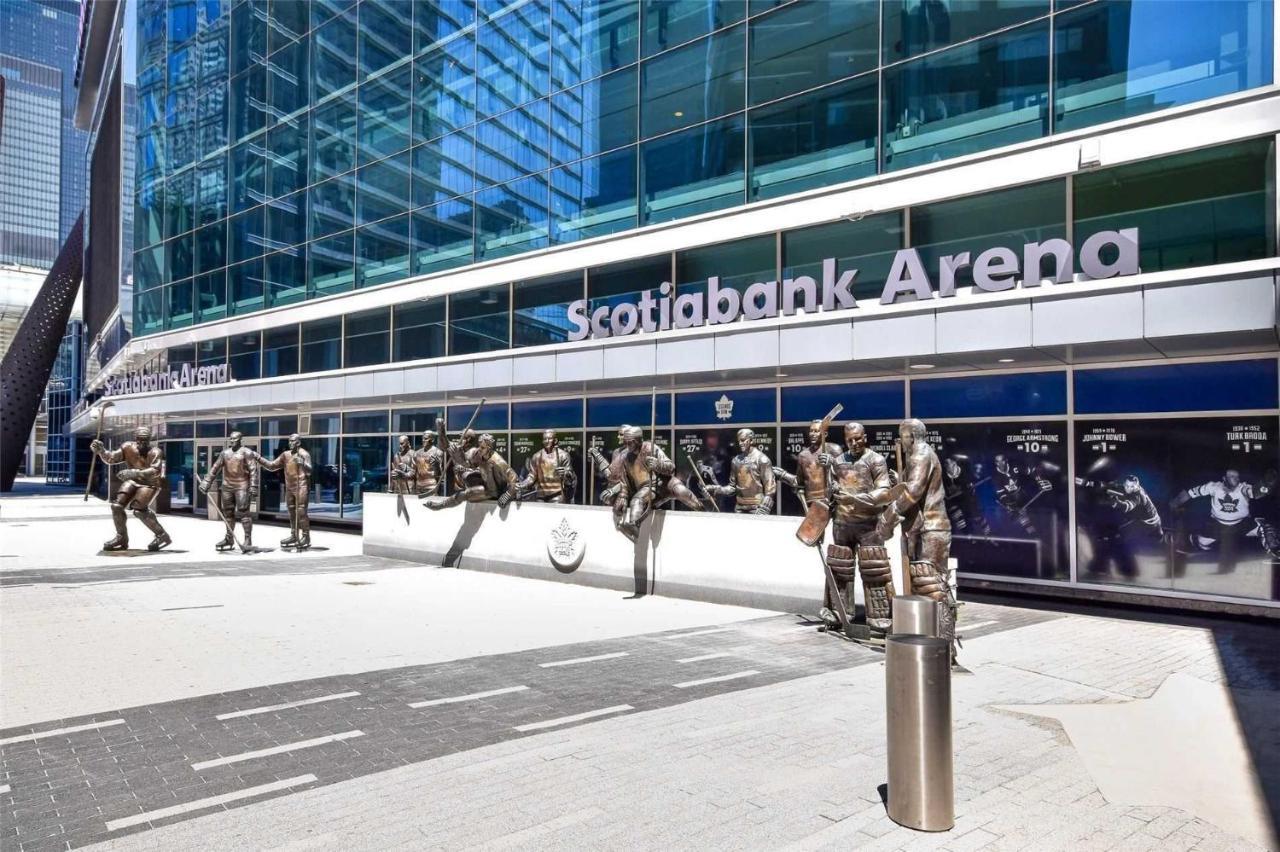 Luxury Downtown Toronto 2 Bedroom Suite With City And Lake Views And Free Parking Exterior photo