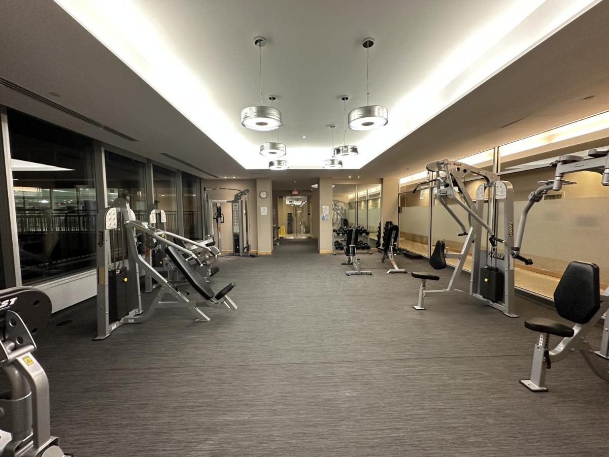 Luxury Downtown Toronto 2 Bedroom Suite With City And Lake Views And Free Parking Exterior photo