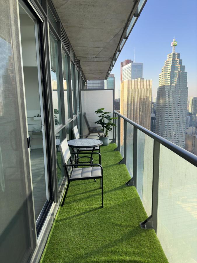 Luxury Downtown Toronto 2 Bedroom Suite With City And Lake Views And Free Parking Exterior photo