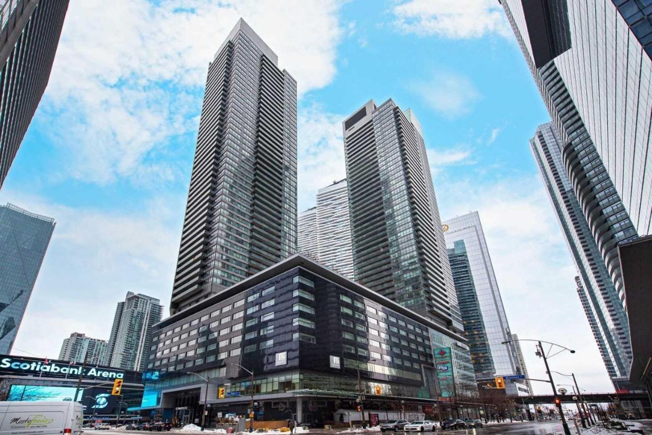 Luxury Downtown Toronto 2 Bedroom Suite With City And Lake Views And Free Parking Exterior photo