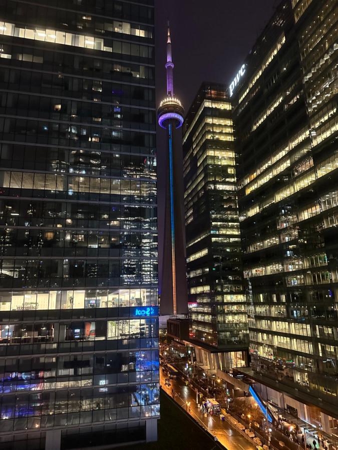 Luxury Downtown Toronto 2 Bedroom Suite With City And Lake Views And Free Parking Exterior photo